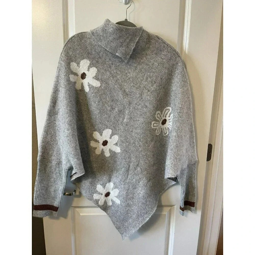 Women's Poncho Sweater Knit Gray white Daisy Size XXL NWT cowl neck warm soft